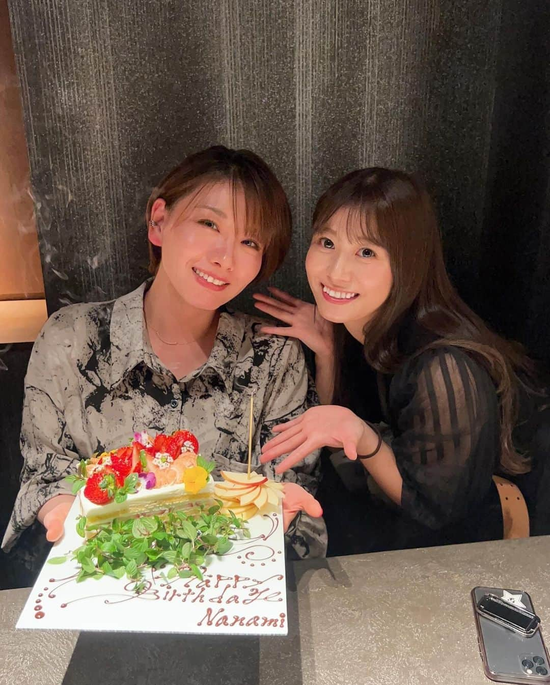 岩村菜々美さんのインスタグラム写真 - (岩村菜々美Instagram)「お誕生日のお祝いしてもらったー😆🩷 素敵なお店に素敵なケーキ お肉の写真はまた改めて🤤🎈」11月23日 16時13分 - nanami1120