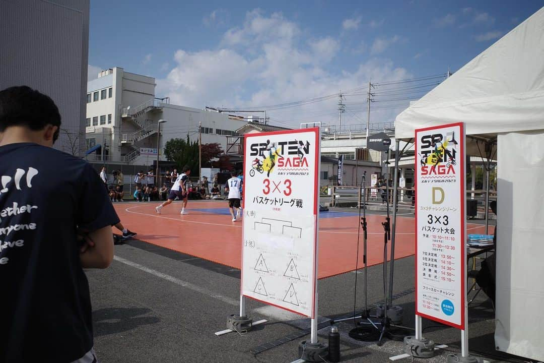 新郷桃子さんのインスタグラム写真 - (新郷桃子Instagram)「××× . スポテン2023！🏀⚽️🏐 今年も楽しかったーーー盛り上がったねーー！ 例年の天気と比べると過ごしやすくて最高だったし☀️♡  アスリートトークショーは選手の素顔が沢山みれて、私自身も楽しませてもらったし、佐賀の選手は本当に人柄がいいなぁと 舞台袖でも感じました🫰🏾♡ 選手のみんなも沢山盛り上げてくれて、感謝！感謝！ ダンスや、3エックス3、スケボーなどなど 色んなスポーツに触れて、身体動かしてみんはハッピーになれる そして美味しい佐賀のグルメも楽しめるスポテン！ また来年もお会いしましょう❤️ ゆーやさんありがとうございましたー！ #佐賀バルーナーズ#サガン鳥栖#久光スプリングス」11月23日 16時37分 - rinnnnn01