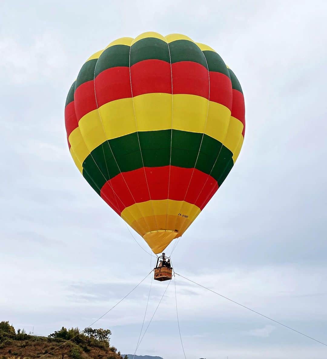 服部円さんのインスタグラム写真 - (服部円Instagram)「初めて気球に乗った〜🎈 思っていたより安定してた！今度はたくさん飛ばされているところで乗ってみたい。  #気球」11月23日 16時31分 - madokahattori