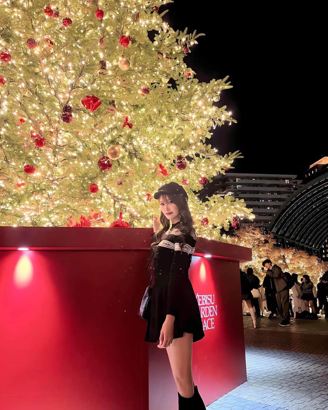 かおかおさんのインスタグラム写真 - (かおかおInstagram)「恵比寿探索😌✨ ここでも勿論イルミネーション(^-^)!!笑 そういう所だけ乙女なの🤣 だけど一緒に見てるのは毎回女の子☹️💜笑 #恵比寿 #恵比寿ガーデンプレイス #Baccarat #イルミネーション #東京 #東京観光 #東京イルミネーション巡り #東京イルミネーション2023 #ツリー #クリスマス #イルミネーション好きな人と繋がりたい」11月23日 16時46分 - kaokao___0611