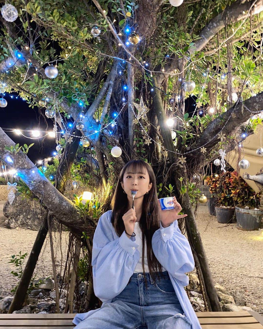 大木美里亜（みりちゃむ）のインスタグラム：「🧡BLUE SEAL🩵  石垣2日目の夜は、奥の方行ってバーベキューした🍖🔥  4枚目からこびと図鑑みたいなのいるから探して笑笑」