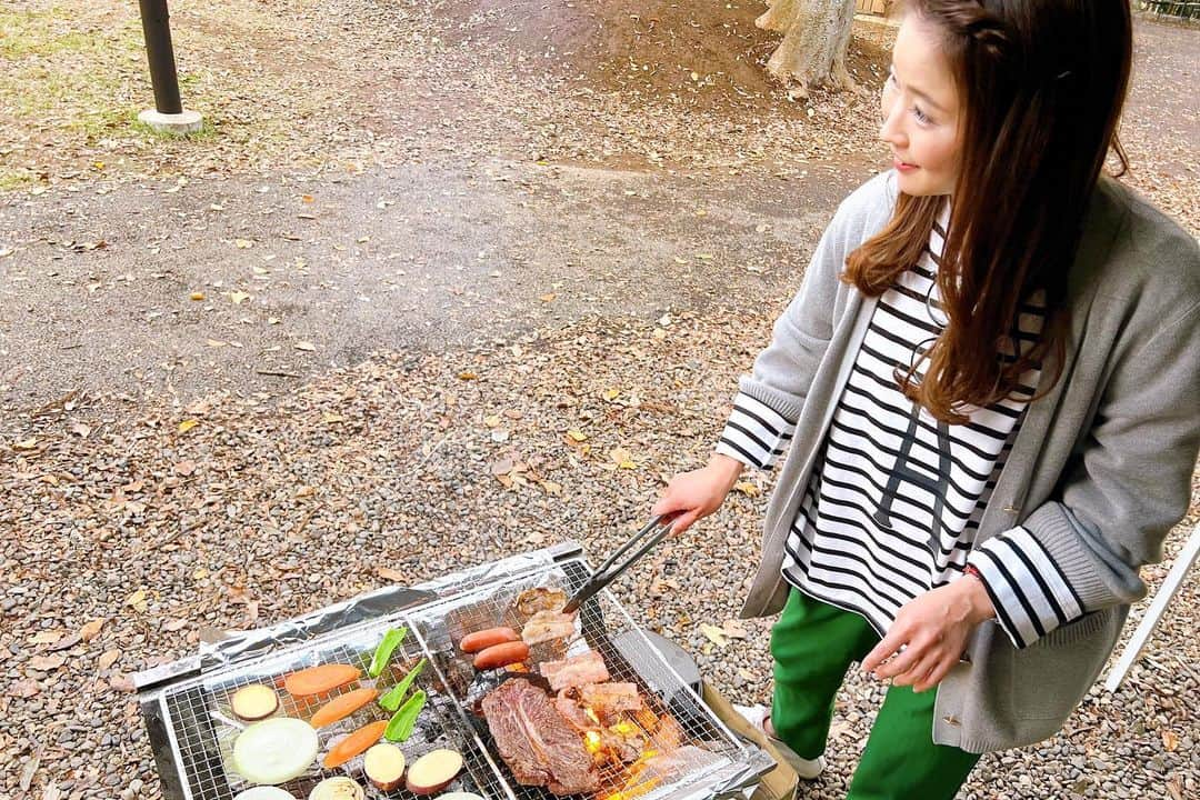 楪望さんのインスタグラム写真 - (楪望Instagram)「* お友達家族に誘ってもらってBBQな休日🍖 おちび達に癒された休日でした🧸 底なし沼な体力についていけず🫠💭 #休日 #bbq #楽しかった #秋」11月23日 16時52分 - nozomi_yuzuriha_official