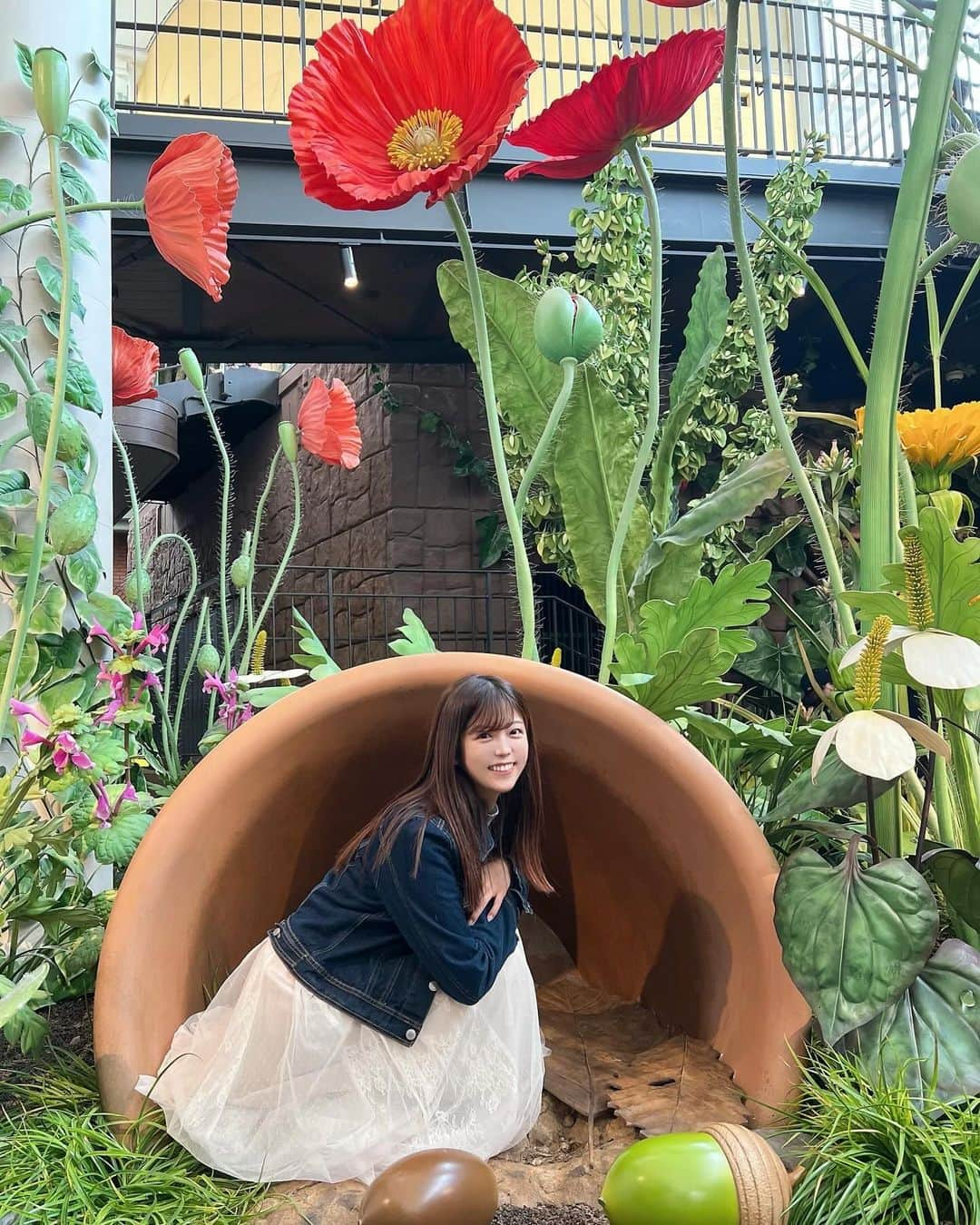 村上麻莉奈さんのインスタグラム写真 - (村上麻莉奈Instagram)「ジブリパークつづき🌷 アリエッティのエリアでは小人になった気分が味わえて楽しかった☺️✨ いろんなジブリ映画また見たくなったなー！ ・ ・ ・ #ジブリパーク #借りぐらしのアリエッティ #名古屋観光 #名古屋観光スポット #ジブリの世界 #コクリコ坂から #thesecretworldofarrietty  #Arietty #Totoro #Ghiblipark #spiritedaway #fromuponpoppyhill #myneighbortotoro #visitnagoya #nagoyajapan #nagoyatravel」11月23日 16時53分 - murakami_marina