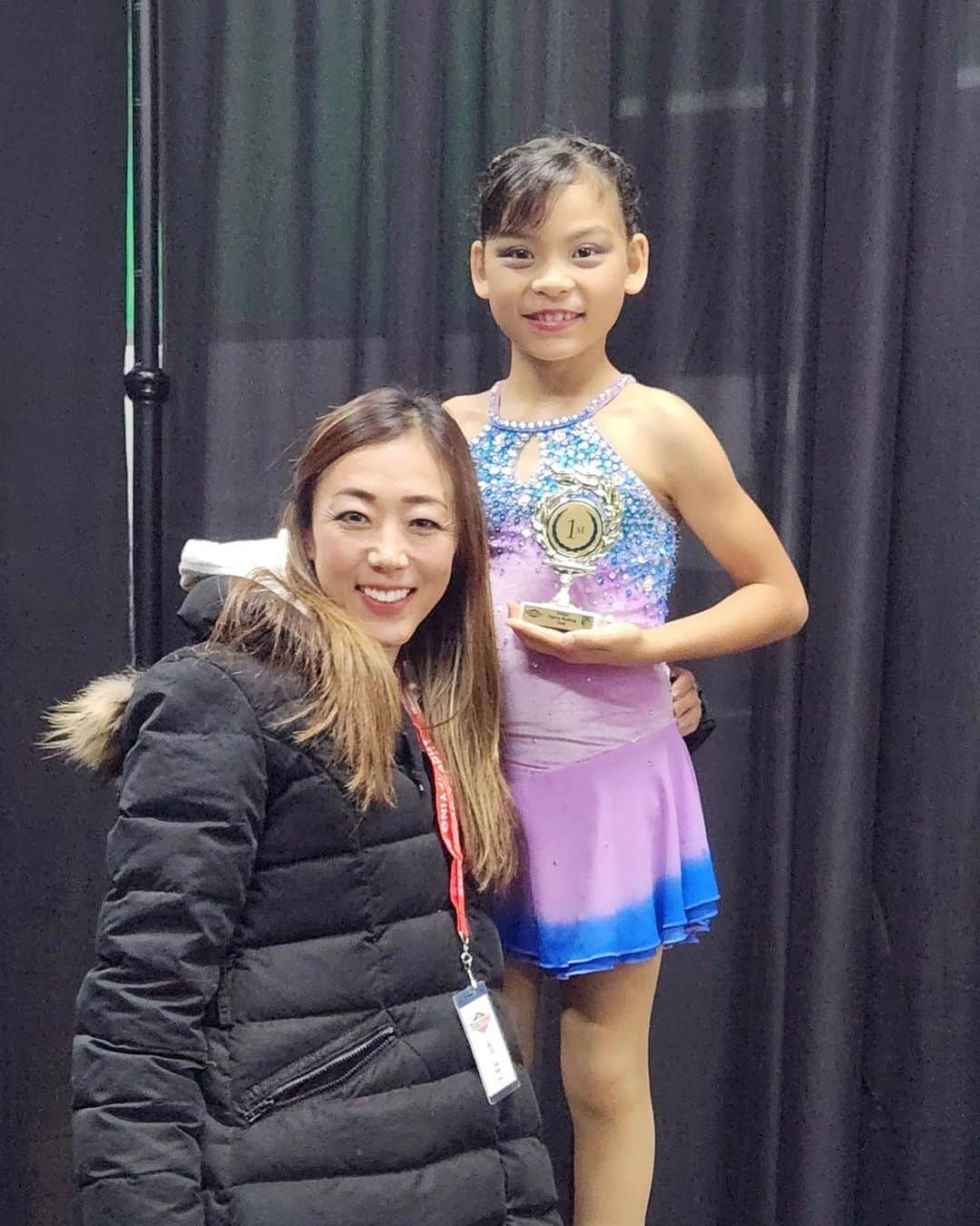 村主章枝のインスタグラム：「I was been very busy after the production work on September.  My younger skaters finished their season on October and has amazing results!!! I want to thank to all of the parents and coaches support my students.  Sorry I missed to take photos with all…  9月にプロダクション撮影が終わってからとても忙しかったです。 私の若いスケーターたちは10月にシーズンを終え、素晴らしい結果を残しました!!! 生徒たちをサポートしてくださった保護者の皆様、コーチの皆様に感謝いたします。 #figureskating」