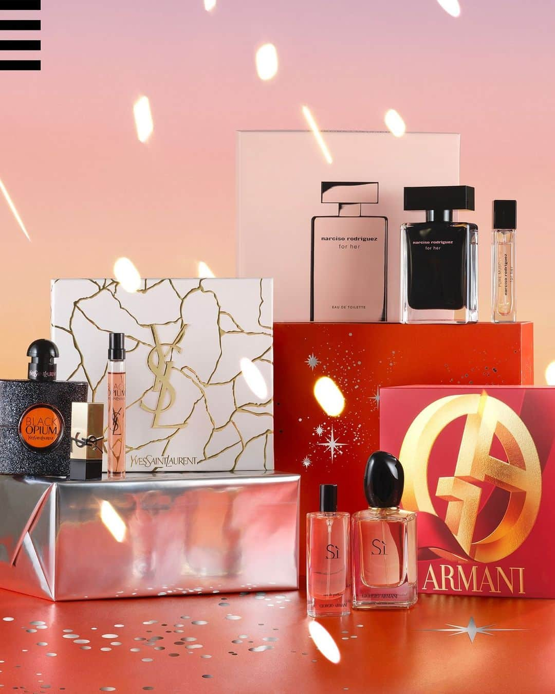 セフォラのインスタグラム：「Pour les fêtes, vos flacons préférés se dévoilent en coffret. Vous êtes plutôt @yslbeauty, @narciso_rodriguez ou @armanibeauty ? 💝⁣ ⁣ 🖤 Coffret Black Opium⁣ 💗 Coffret For Her⁣ ❤️ Coffret Sì⁣ ⁣ BLACK FRIDAY : -30% sur tous les parfums et coffrets parfums (hors points rouges) en magasin, sur sephora.fr et l’app Sephora. Voir conditions sur sephora.fr, rubrique Bons Plans Beauté.  Disponibles chez Sephora.⁣ #SephoraFrance #Fragrance #Holidays」