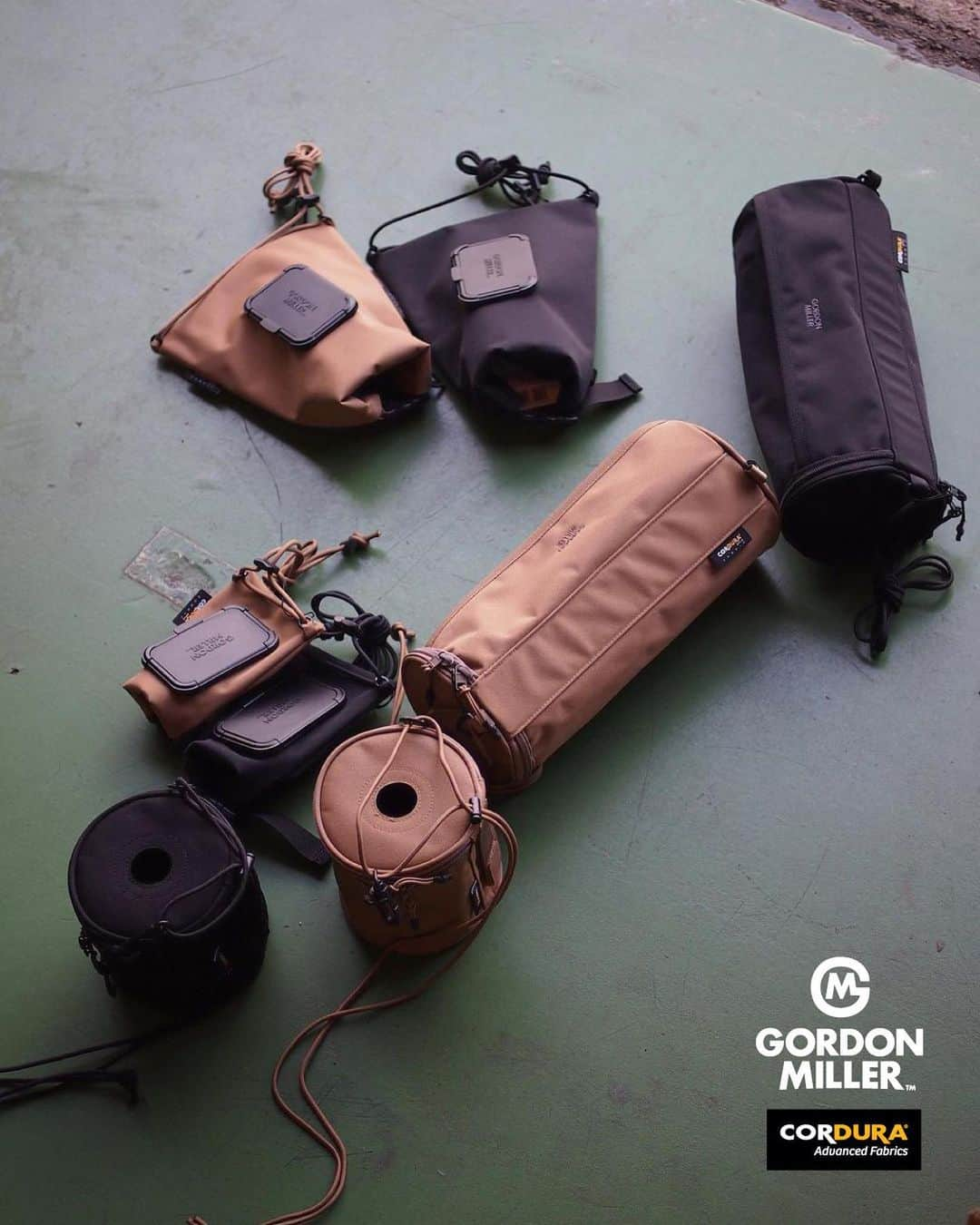 CORDURA®(コーデュラ®)日本版公式アカウントのインスタグラム：「オートバックスのオリジナルブランド、「GORDON MILLER (ゴードンミラー)」。愛車とともにガレージライフにもこだわりを持つ人に向け、洗練されたデザインと高機能アイテムをラインアップするこちらのブランドから新作が登場！ 車中泊やキャンプ・アウトドアで使用頻度が高いマルチペーパーや、トイレットペーパー、ウェットクロスなどの消耗品をカッコよく、カバーするグッズを紹介。 マルチウェットクロスはロールトップで口を閉める仕様で見た目も機能性も◎ペーパーカバーは市販のペーパー類をカバーし、好きな場所にかけれる便利さ。トイレットペーパーカバーも同様にパラコードで好きな場所に掛けたり、ショルダー掛けも可能。 アイデア次第では、その他の用途にも色々使える可能性を秘めたアイテムなので、GORDON MILLER KURAMAE(@gordonmiller_kuramae)にて実物をご覧ください。  ・CORDURA Wet Cloth “S” (\2,200-) ・CORDURA Wet Cloth “L” (\2,500-) ・CORDURA Toilet Paper Cover(\2,200-) ・CORDURA Paper Towel Cover(\2,500-) ・ こちらの素敵なお写真は @gordonmiller_kuramae , @gordonmiller_official さんのお写真です。 ・ CORDURA® （コーデュラ® ）日本版公式アカウントです。CORDURA® は、耐久性に優れた素材として50年以上の実績のあるインビスタ社のファブリックブランドです。 ・ このアカウントでは、みなさんのCORDURA® を使用したプロダクトの自慢の1枚をご紹介しております。当アカウントをフォロー後、「#コーデュラジャパン」のハッシュタグをつけて投稿していただくとリポストさせていただくこともあります。みなさんの素敵な投稿をお待ちしております。 ・ #コーデュラ #cordura #コーデュラナイロン #코듀라 #タフ #耐久性 #素材 #GORDON MILLER #ゴードンミラー #ガレージライフ #キャンプ #アウトドア #ペーパーカバー #アウトドアギア」