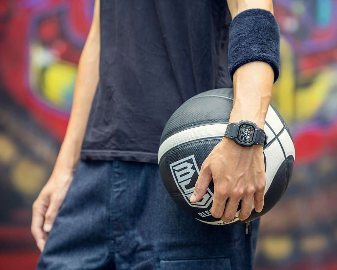 G-SHOCKさんのインスタグラム写真 - (G-SHOCKInstagram)「FOR ALL BASKETBALL LOVERS  ハートレートモニターを搭載し、毎日の運動を多角的にサポートする「DW-H5600」。バスケットマンにこそおすすめしたいNew G-SQUADです。  ｜B.LEAGUE OFFICIAL TIMEKEEPER G-SHOCKは今シーズンも、オフィシャルタイムキーパーとして「B.LEAGUE」をサポートしています。また、B.LEAGUEを熱く盛り上げる4つのクラブ、アルバルク東京、サンロッカーズ渋谷、宇都宮ブレックス、琉球ゴールデンキングスのオフィシャルパートナーをつとめます。  The DW-H5600 is equipped with a heart rate monitor and provides multifaceted support for your daily exercise. Recommended for all basketball players.  | B.LEAGUE OFFICIAL TIMEKEEPER G-SHOCK continues to support B.LEAGUE, the professional men's basketball league as Official Timekeeper. We are also the official partner of four clubs: ALVARK TOKYO, SUNROCKERS SHIBUYA, UTSUNOMIYA BREX and RYUKYU GOLDEN KINGS.  DW-H5600-1JR  DW-H5600-2JR   #g_shock #5600 #Bリーグ #basketball @b.league_official」11月23日 17時00分 - gshock_jp