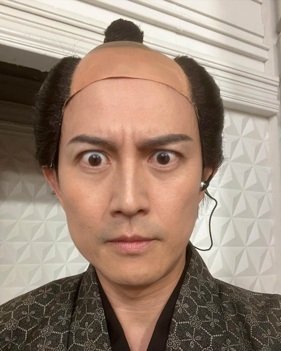 赤荻歩さんのインスタグラム写真 - (赤荻歩Instagram)「並べて検証  今日の私 と ハロウィーンの私  あえて　 ともに険しく厳しい表情です  真剣な表情のあの方を意識しておりますが いかがでしょうか、、、  #tbsテレビ #ラヴィット #侍 #格さん #tbsアナウンサー #赤荻歩」11月23日 17時08分 - akaogi.ayumi