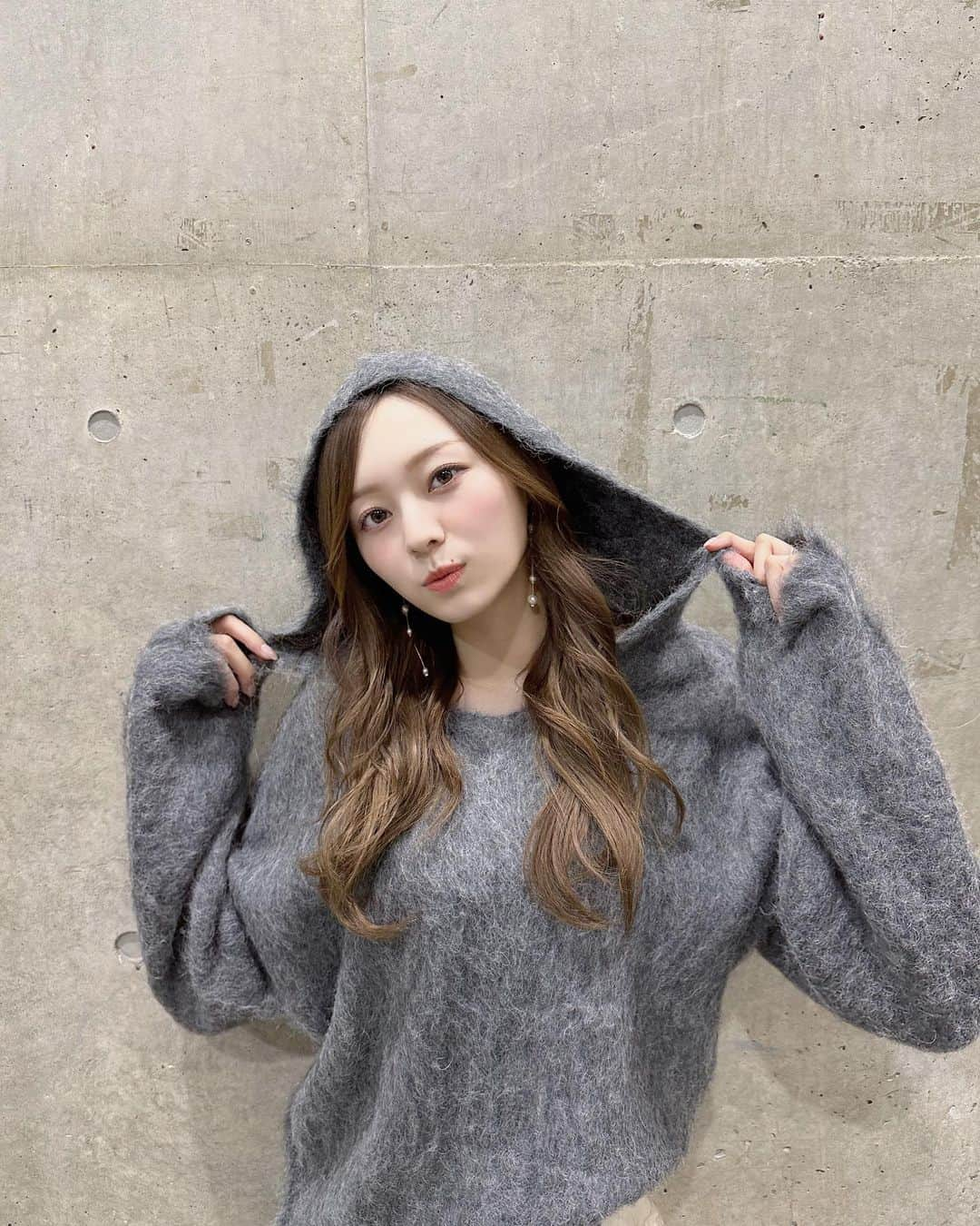 梅澤美波のインスタグラム：「リアルミーグリ でした！  楽しかった〜。すっかり冬の服。🧶 ありがとうございました！」