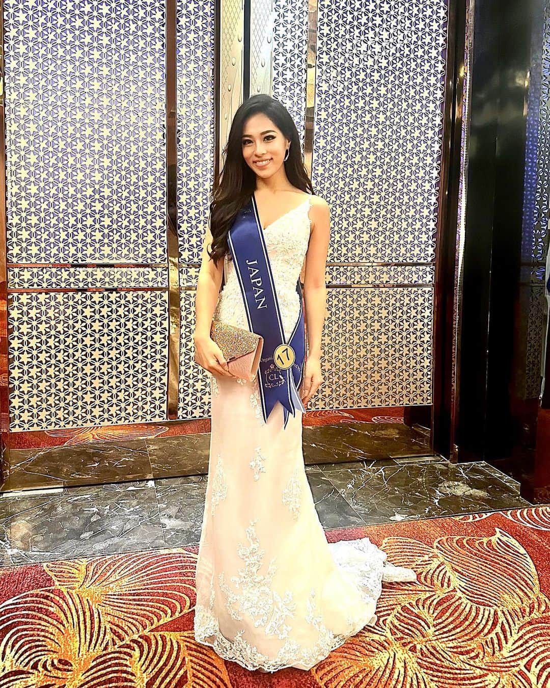 絹野志朋のインスタグラム：「MCW👑✨  Dinner at Chinese restaurant🇨🇳 Wearing @gellyweeweddinggown 👗 Thank you for sponsoring us♡  ＿＿＿＿＿＿＿＿＿＿＿＿＿＿＿＿＿＿＿＿＿＿＿＿  🇲🇾Nov 15th ~ Dec 5th Road For @misscosmoworld   National account @misscosmoworldjapan  Organizer @japan_beauty_ambassador  National director @aya_kiyota   #MissCosmoWorld #MissCosmoWorld2023 #MissCosmoWorldJapan #BeautyPageants @missosologyjapan @missosology_org」