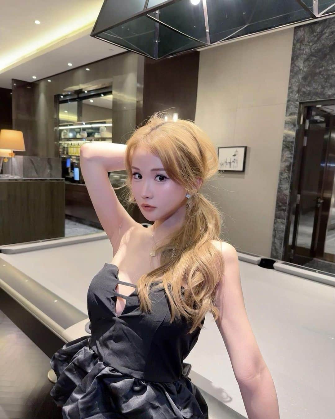 嬉野ゆみさんのインスタグラム写真 - (嬉野ゆみInstagram)「うれしのが考える、かわしく賢く生きる術⑴波を掴む  どんな波が来るかを見極めて、波に乗るかどうかを判断する必要がある🌊  イメージはサーフィン🏄‍♀️  実力以上の大波が来たら避難するし、いけそうかなと思ったら挑戦してみる。  チャンスを掴むために大事なことは、自らやめないこと🥰」11月19日 21時30分 - ureshino_chan