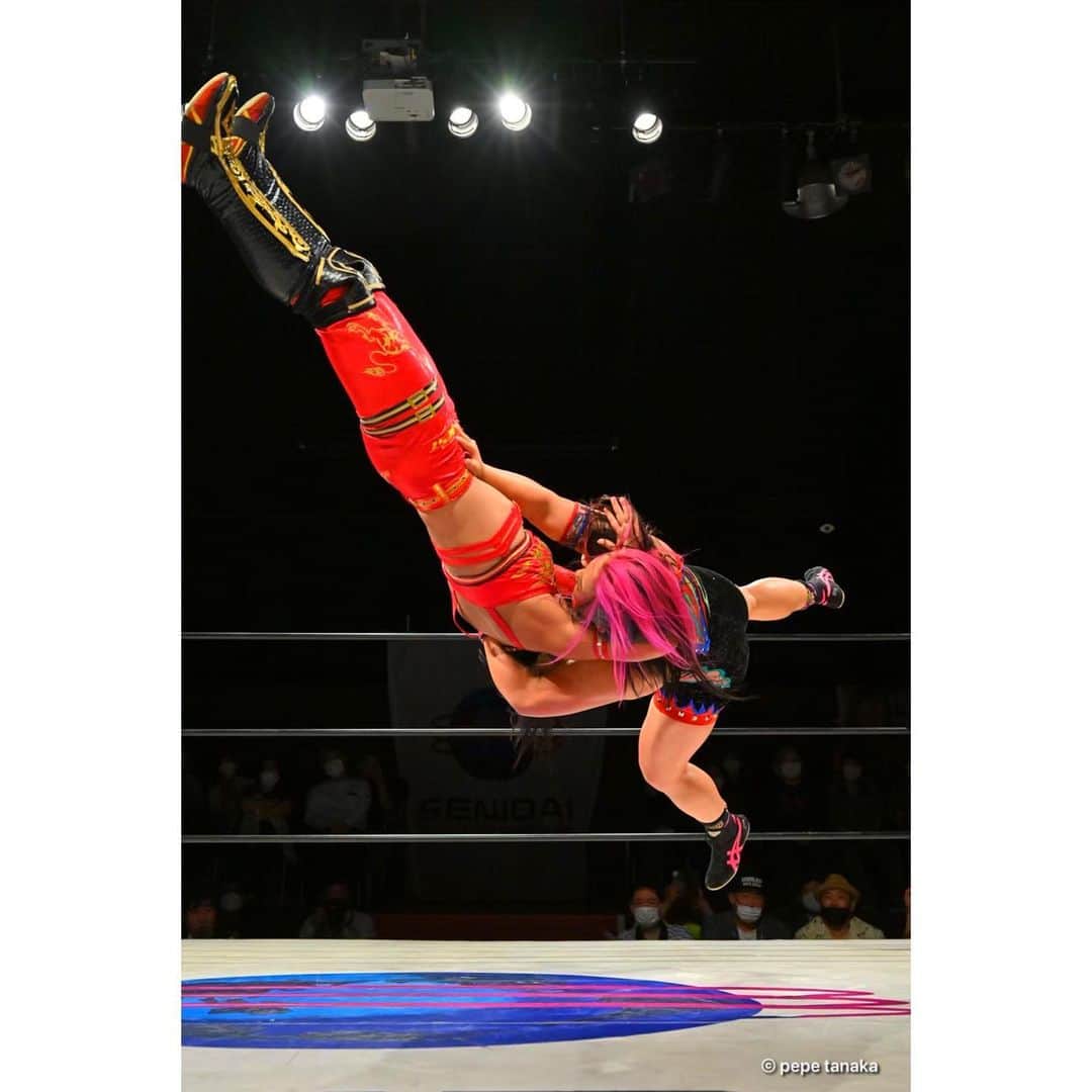 橋本千紘さんのインスタグラム写真 - (橋本千紘Instagram)「ブレーンバスター ⁡ #SENJO #仙女 #ぎゅん #KAIBUTSU  #センダイガールズプロレスリング #sendaigirlspro  #女子プロレス #プロレス #prowrestling #prowrestler #筋肉女子  #道場 #training #muscle #musclegirl」11月19日 20時05分 - chihero71