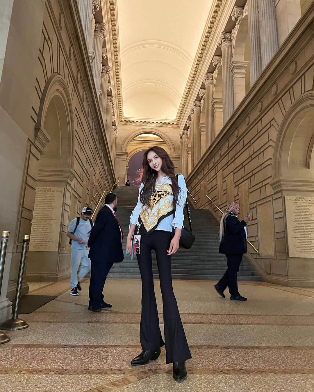 のインスタグラム：「newyork 📚   #metoropolitanmuseum」