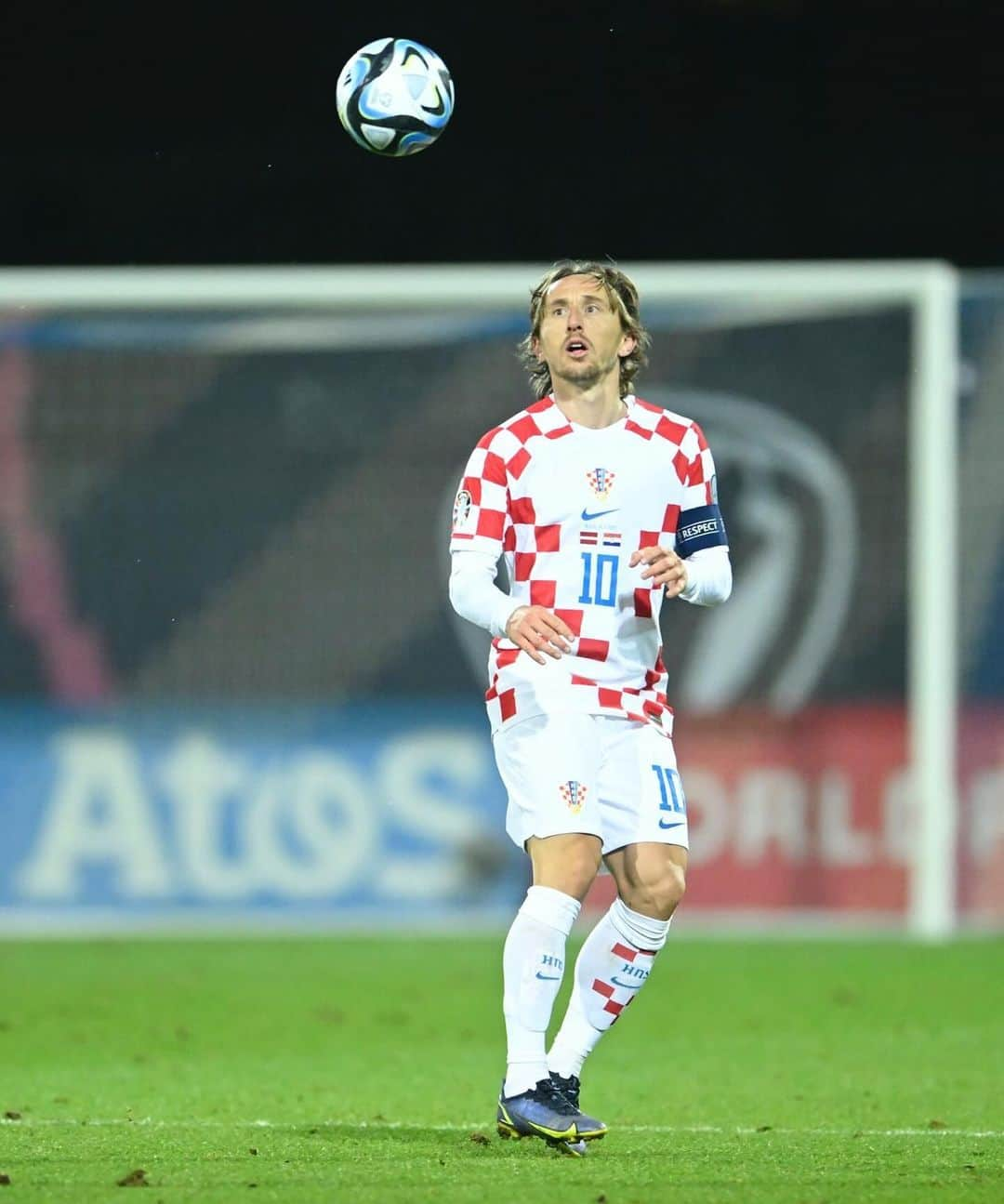 ルカ・モドリッチのインスタグラム：「Jos jedan korak do naseg cilja! 🙏🏻  Bravo Hrvatska! 🇭🇷❤️💪🏻 #IznadSvihHrvatska」