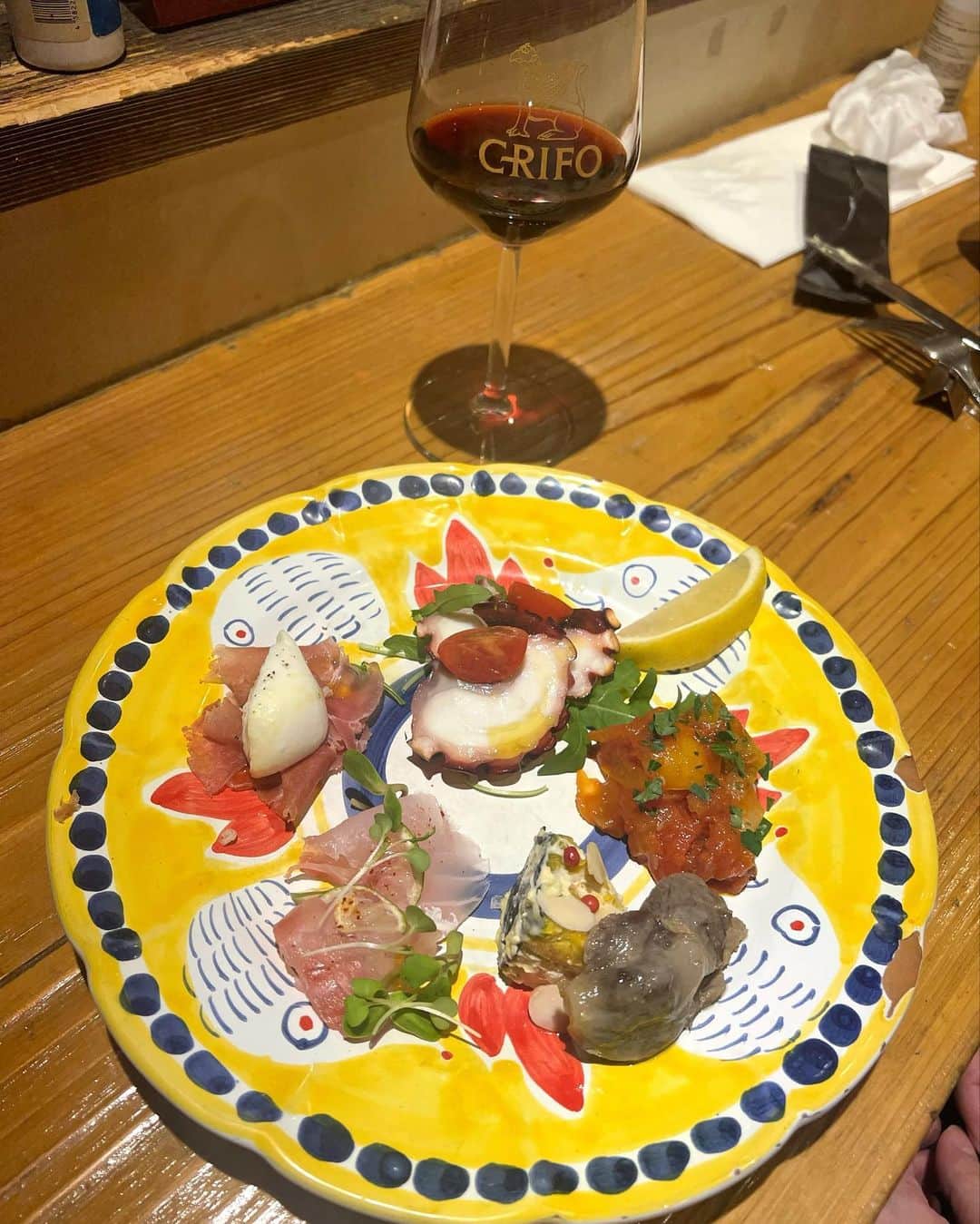 AYUNAさんのインスタグラム写真 - (AYUNAInstagram)「渋谷で贅沢なナポリマニアコースを堪能✨🍕✨  全てのお料理の見た目が素敵で味もかなりヤバかったぁ🥺💕🍀  お皿が可愛い🥰  ピザとパスタの種類が豊富なのでまた食べに行きたいな🍝😊🍕  PR @napolimania.0428 #ナポリマニア #渋谷グルメ #東京グルメ #贅沢ご飯 #ナポリマニアコース」11月19日 20時15分 - ayuna_0404