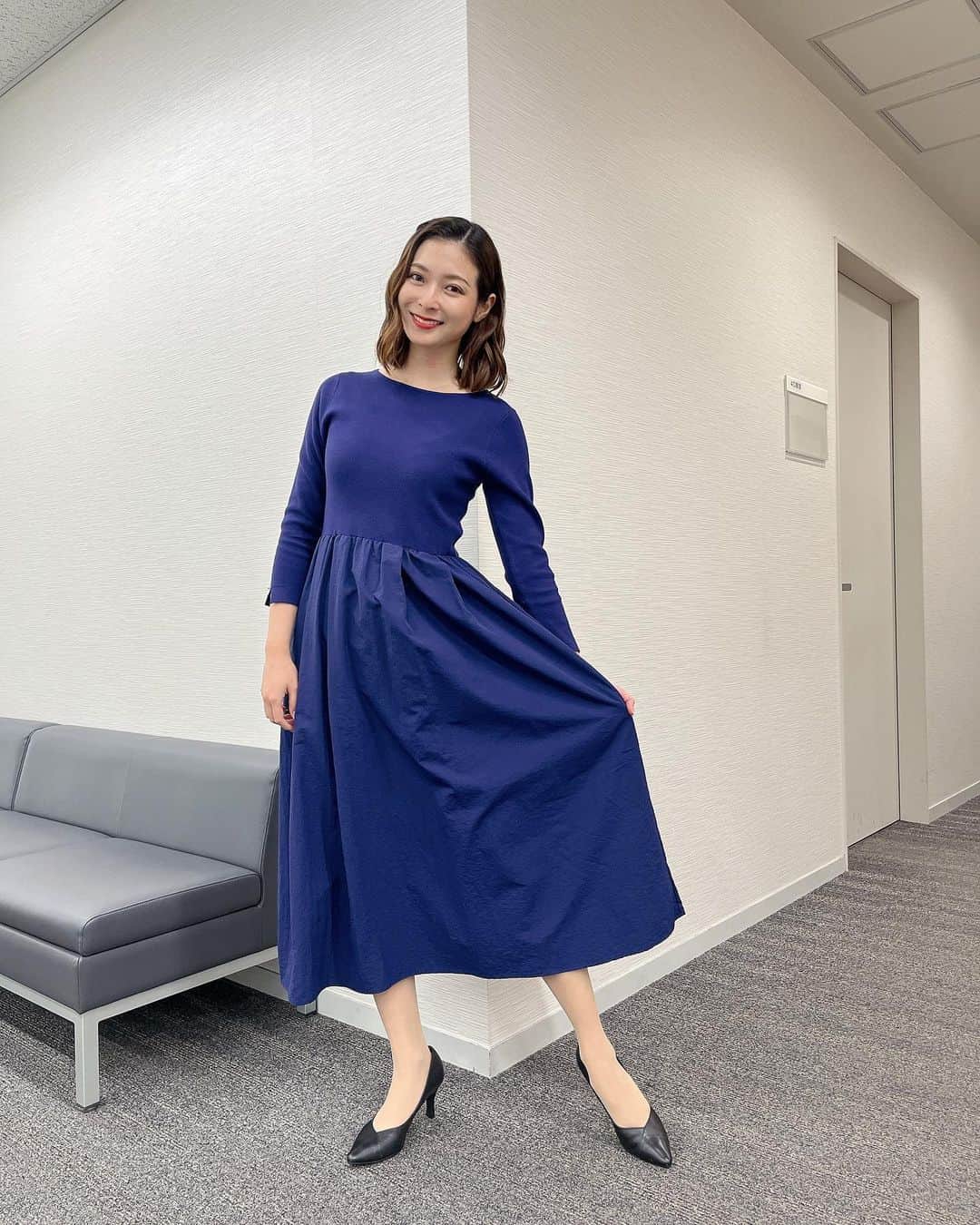 住田紗里のインスタグラム：「先週のグッド！モーニングの衣装です☀️ 寒くなってきましたね〜  1枚目 ワンピース ROPE PICNIC (@ropepicnic_official)  2 枚目 トップス・スカート Anside (@anside_official)  3枚目 トップス・スカート ROPE PICNIC (@ropepicnic_official)  4枚目 トップス・パンツ RAW FUDGE (@rawfudge_official)  #グッドモーニング#衣装#ropepicnic#anside#rawfudge#テレビ朝日#テレ朝#テレビ朝日アナウンサー#アナウンサー#住田紗里」