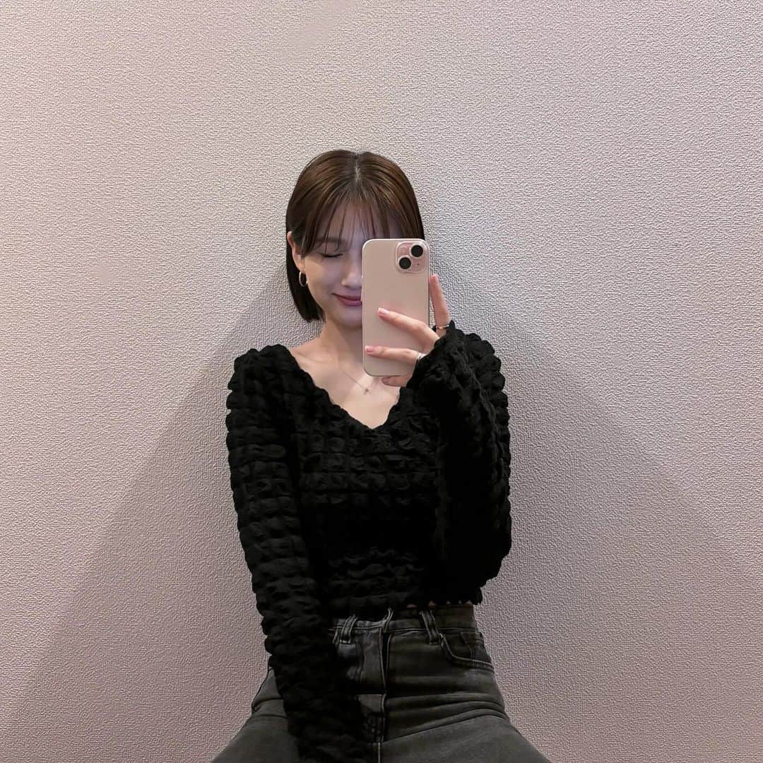 櫻井紗季さんのインスタグラム写真 - (櫻井紗季Instagram)「. ぽこぽこが可愛い オフショルでも着れちゃう☺︎♡ @amail_official」11月19日 20時25分 - saki_sakurai_official
