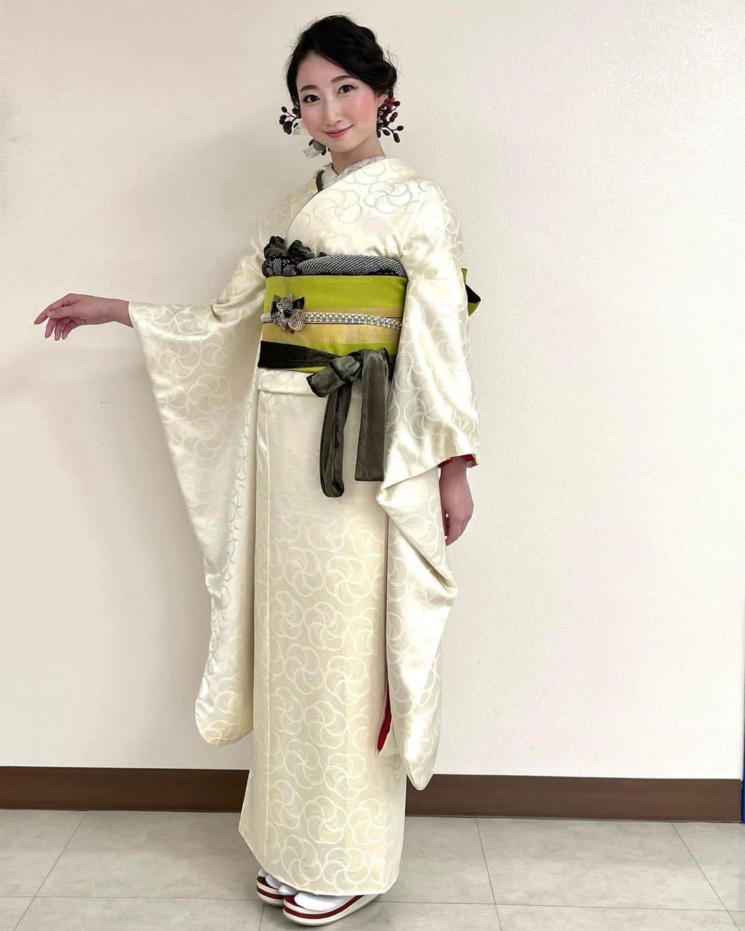 渋谷栞南さんのインスタグラム写真 - (渋谷栞南Instagram)「.  Kimono 👘🎗  I modeled at the unveiling of a new kimono obi design.  ひな先生（ @hina._.___ ）にメイクしていただきました😌  #kimono#kimonostyle #exchangestudent#Japanesestudent#japanesegirl #japaneseculture #japanesefashion #japanesestyle #shibuya#japan #japantravel #japantrip #japanlife #japanculture #travelinjapan #toyouniversity#tokyo#meijigakuinuniversity #studentslifeintokyo#tokyolife #日本語を学びたい#留学生#日本文化#日本語勉強#日本語#渋谷#着物女子 #japankimono #着物」11月19日 20時25分 - kannashibuya_japan