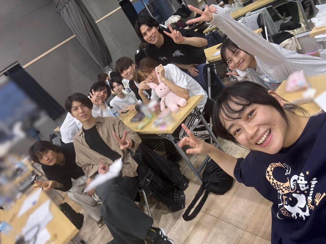 田鶴翔吾のインスタグラム：「🌸✌️🌸 すごく居心地いい仲間だちだよー  #桜蘭高校ホスト部 #ホスミュ」