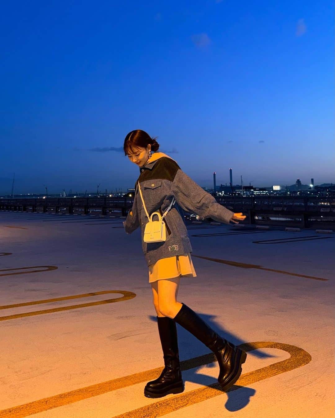 水戸由菜さんのインスタグラム写真 - (水戸由菜Instagram)「・ 3🫶🏻Y7  FOREVER21コラボの撮影をした日 ハードな1日だったけど空が綺麗な時に撮影できてうれしかった🌙  @forever21_jp  @dotst_official」11月19日 20時39分 - yuna_3047