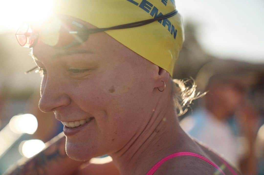 サラ・ショーストレムのインスタグラム：「Chilling/training with @sweolympic / @sweswimteam in playitas for a few days. ☀️📷 @hkindgren」