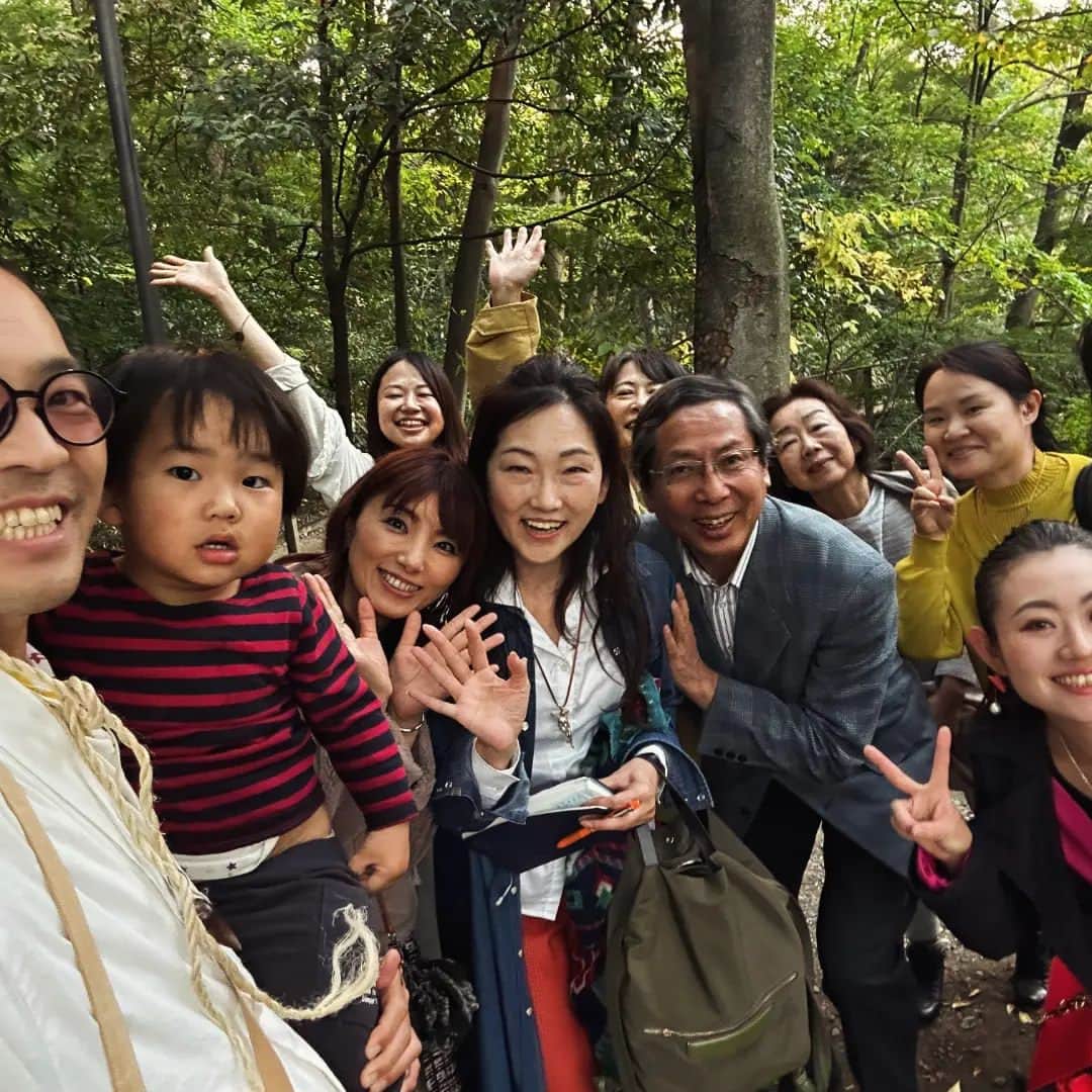 須藤美樹さんのインスタグラム写真 - (須藤美樹Instagram)「むすひツアー三ヵ所目は石神井公園⭐ここは私の大好きな弁天様のご縁があったのですが、なかなか挨拶来れずにいたので本当に来れてうれしい🎵😍🎵  ここは東京か❓‼️と思うような自然に触れあえる場所で時を忘れてしまうくらいの空間でした✨  夕日と、風と、池の波紋がとっても気持ちよくて❇️  この頃になるとみんなとすっかり打ち解けてお別れが寂しくなっゃうくらい仲良しに😃🍒😃  あまりにも濃い一日でした♥️  時間の東京むすひツアーは1月14日みたいです🌟私はもう参加予定💡  一緒に参加されたいかた是非💞  #石神井公園 #弁天様 #ミシャクジ #むすひ #ツアー #自然」11月19日 20時43分 - odorukaiunshi