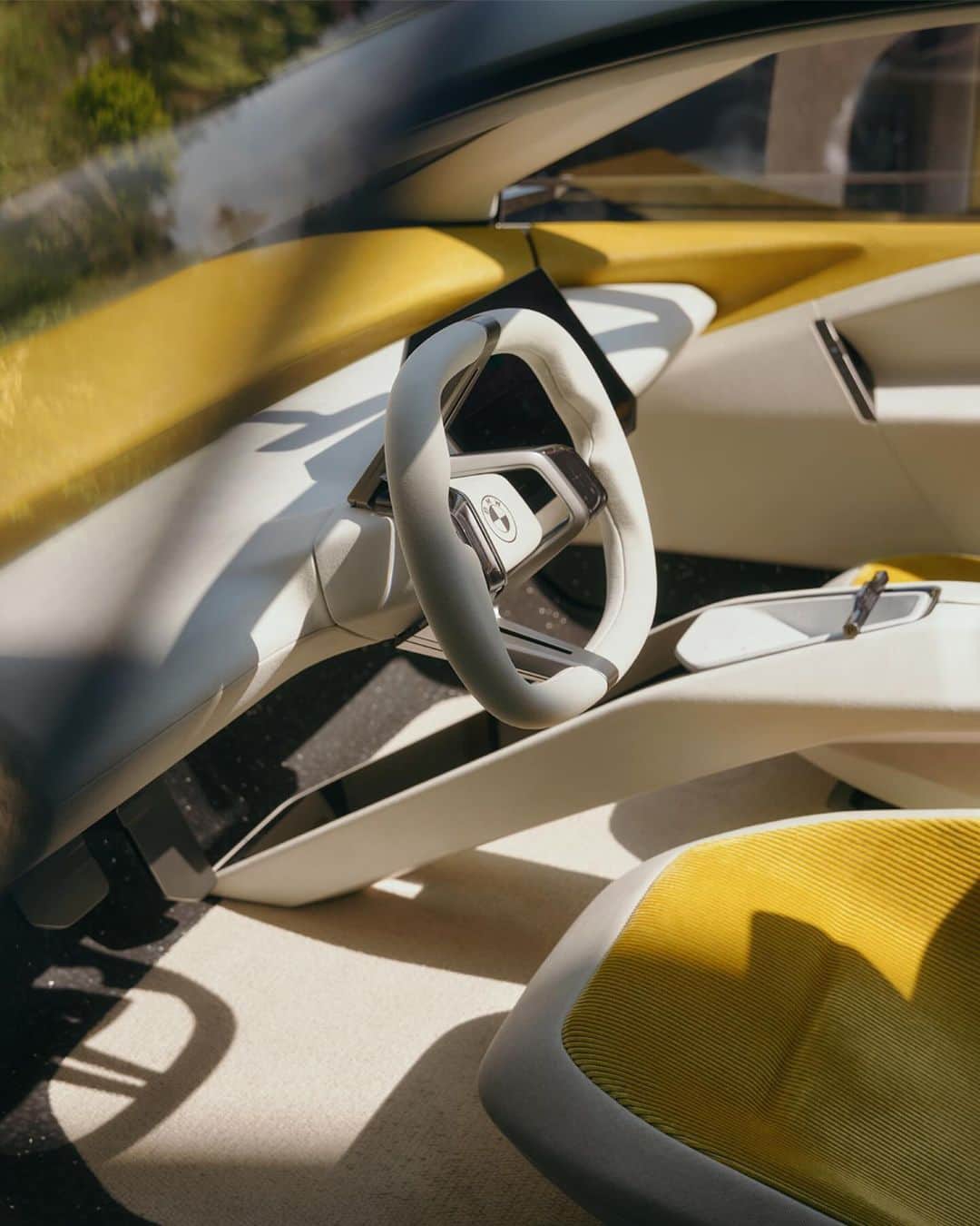 BMWのインスタグラム：「A new clarity. 🟡 The BMW Vision Neue Klasse features an open, bright and friendly interior. Swipe to explore. #THEVisionNeueKlasse #NeueKlasse #TheNeueNew #BMW」