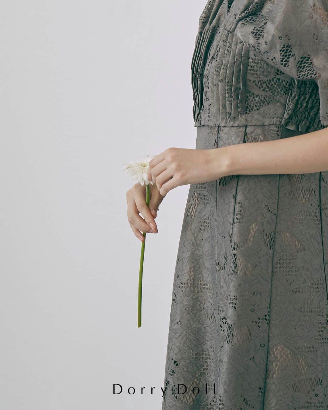 Dorry Dollのインスタグラム：「【 9439 】  ジャガードセットドレス Jacquard Set Dresses  WEB限定　/　M　 gray　brown　beige　black  お呼ばれドレスを選ぶならDorryDollで決まり🤍 みんなはどのドレスを選びますか？  2023.11  お呼ばれドレス気になると思った方。 DorryDollのドレスをもっと見たいと思ったアナタ。 ”いいね・保存・コメント”よろしくお願いします🌹  . ・ ・  #結婚式コーデ #結婚式ドレス #結婚式参列 #お呼ばれ #お呼ばれドレス #お呼ばれワンピ #お呼ばれコーデ #お呼ばれスタイル #フォーマルドレス #お食事会 #デートコーデ #ディナーコーデ #オケージョン #パーティードレス #ホカンス #新作ドレス #dorrydoll #ドリードール  ※商品画像は、光の当たり具合やパソコンなどの閲覧環境により、 実際の色味と異なって見える場合がございます。予めご了承ください。」