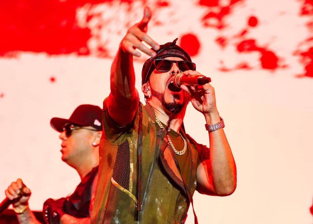 ヤンデルさんのインスタグラム写真 - (ヤンデルInstagram)「GRACIAS HERMOSILLO 🦾👽 🦾👽 #Elite #Mexico」11月19日 20時59分 - yandel