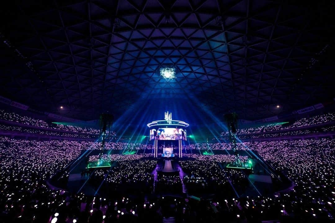 岩田剛典のインスタグラム：「3JSB Dome Tour "JSB LAND" has started🔥  三代目史上最高のライブです‼️  お見逃しなく✨  #jsbland #三代目jsoulbrothers」
