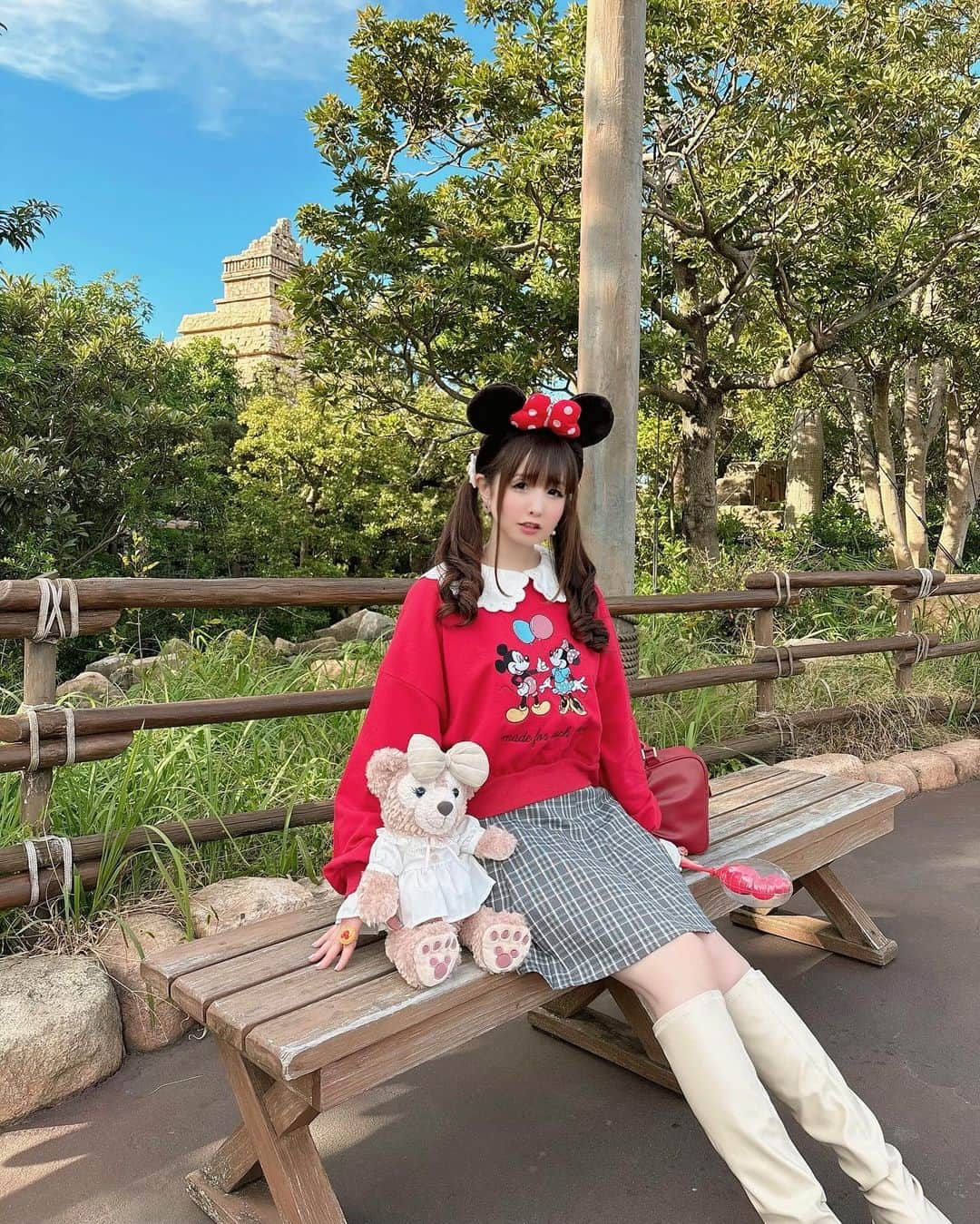 伊藤芽衣さんのインスタグラム写真 - (伊藤芽衣Instagram)「念願の… Kawaii⭐︎Starsの お洋服を着て♡ @kawaii__stars  ⁡ インスタみて お洋服の お問い合わせいただいたり、 ⁡ ご来店くださっているようで とてもうれしいです♡ ⁡ #ディズニーシー #東京ディズニーシー #ディズニーコーデ #ディズニー #disneysea #カワスタ」11月19日 21時10分 - itoumei