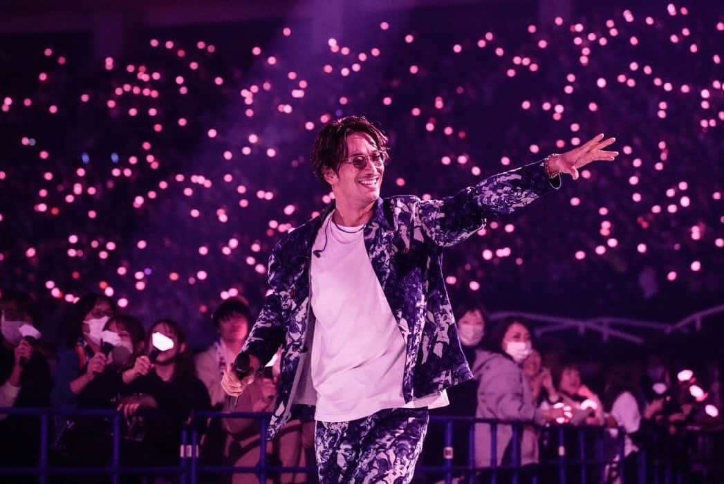 小林直己のインスタグラム：「Thank you AICHI for 2 days✌️🔥  2年ぶりのドームライブ。新しい演出で最高に盛り上がってスタート出来たのでは⁉️ これからもっともっと盛り上がっていきましょう🕺💃  NEXT➡️TOKYO🗼  #JSBLAND#JSB3#AICHI#NAGOYA」