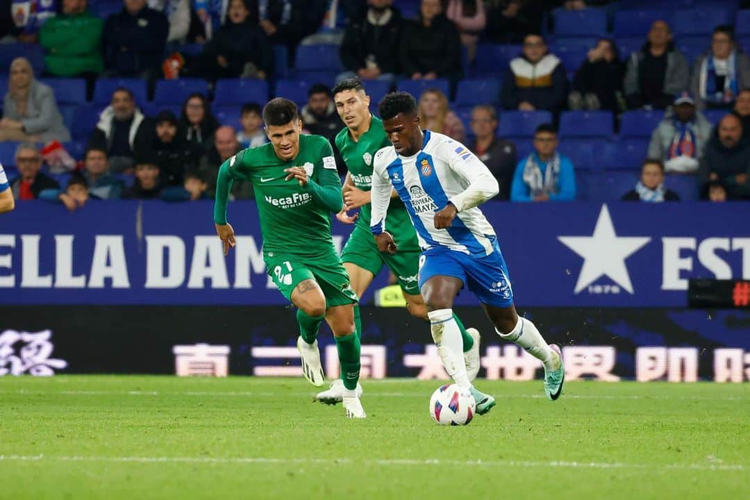 ケイタ・バルデ・ディアオさんのインスタグラム写真 - (ケイタ・バルデ・ディアオInstagram)「Somos el RCDE ⚪️🔵🐦  Victoria importante para el equipo y nuestra gente ! Suma y sigue! 💪🏾✅ +3」11月19日 21時03分 - keitabaldeofficial