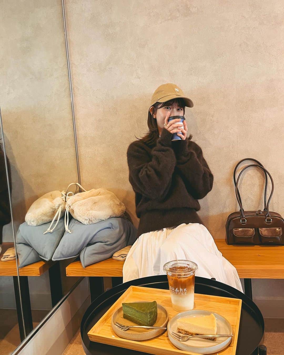 中島愛蘭さんのインスタグラム写真 - (中島愛蘭Instagram)「📍 @sharkcoffee_shibuya 🦈🩵  お豆腐の抹茶ケーキ美味しかった🥺！ 席数たくさんあって嬉しい🪑🪽」11月19日 21時04分 - aira_nakajima