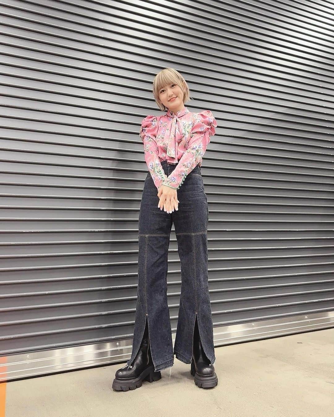 高木美佑さんのインスタグラム写真 - (高木美佑Instagram)「2023.11.18🩷  ANIMAX MUSIX ～歌って踊ろう！ロビー無料開放～  午前中にDJするのは初めてでしたが 朝から奥の見えないところまで集っていただき…！ すごい熱量で楽しんでくれて嬉しかったです💗 ありがとうございましたー！！  お洋服は、 最近一目惚れして買った #lilybrown のピンクのブラウスに #kotohayokozawa の愛用のデニム  あと顔周りローライトな New hair colorも気に入っております☺️  #ANIMAXMUSIX  #みゅー服 #ootd #ヘアメイク」11月19日 21時09分 - miyu_takagi