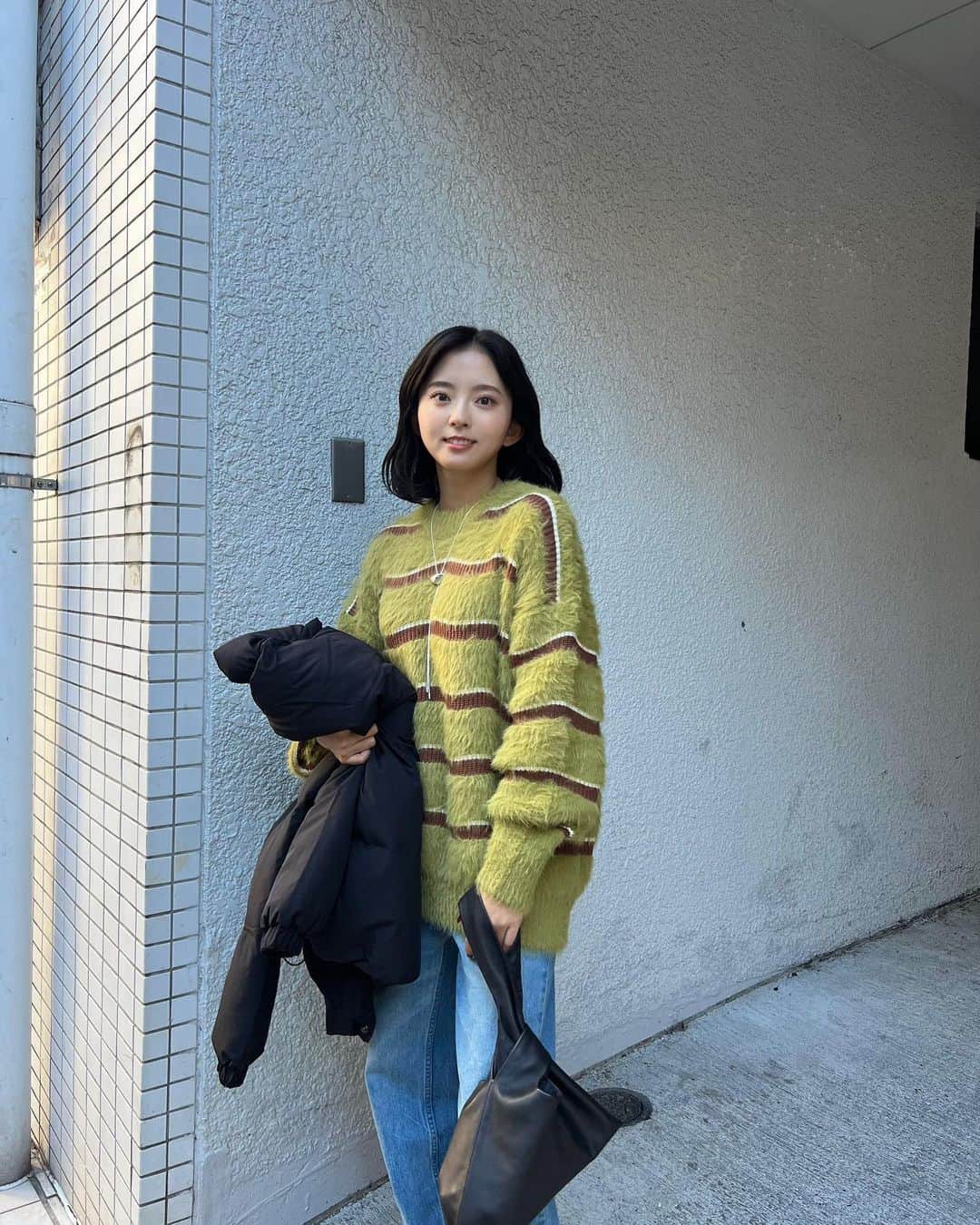 鈴本美愉のインスタグラム：「. Muléau冬物新作第2弾発売中❄️ モコモコボーダーニットとボリュームたっぷりのダウンジャケット✨」