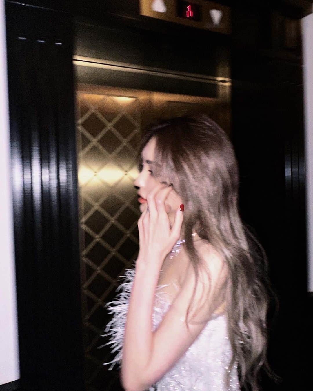 Grace Chowさんのインスタグラム写真 - (Grace ChowInstagram)「💎night out with @revolve  dress：Retrofete  👠：Rene Caovilla jewels：Van Cleef Arpels」11月19日 21時12分 - gracechowwwww