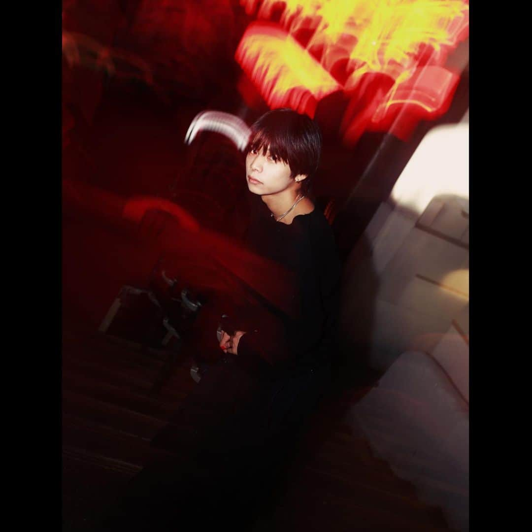 岡春翔のインスタグラム：「black . Photo: @sho__hayakawa」