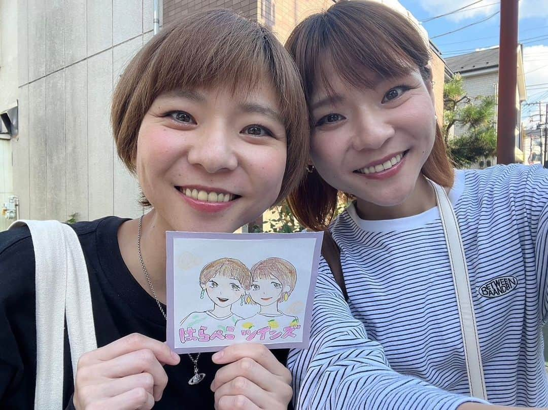 かこのインスタグラム：「丼丸さんに行ったらアルバイトの高校生の方が私たちのファンだそうで🥹✨当日は学校で会えなかったのですが、店長さんから素敵なイラストをいただきました🥹✨めちゃくちゃ可愛いイラスト😭💓ありがとうございます🙇次は会えたらいいな🥰あとは載せきれやんかった写真🍣 #丼丸 #どんまる #海鮮丼 #海鮮 #お刺身 #ユッケ #大食い #はらぺこツインズ #双子 #먹방 #대식가 #먹팔 #먹팔해요 #먹스타그램 #대식가 #mukbank #大胃王 #モッパン #ความตะกละ  #Gula」