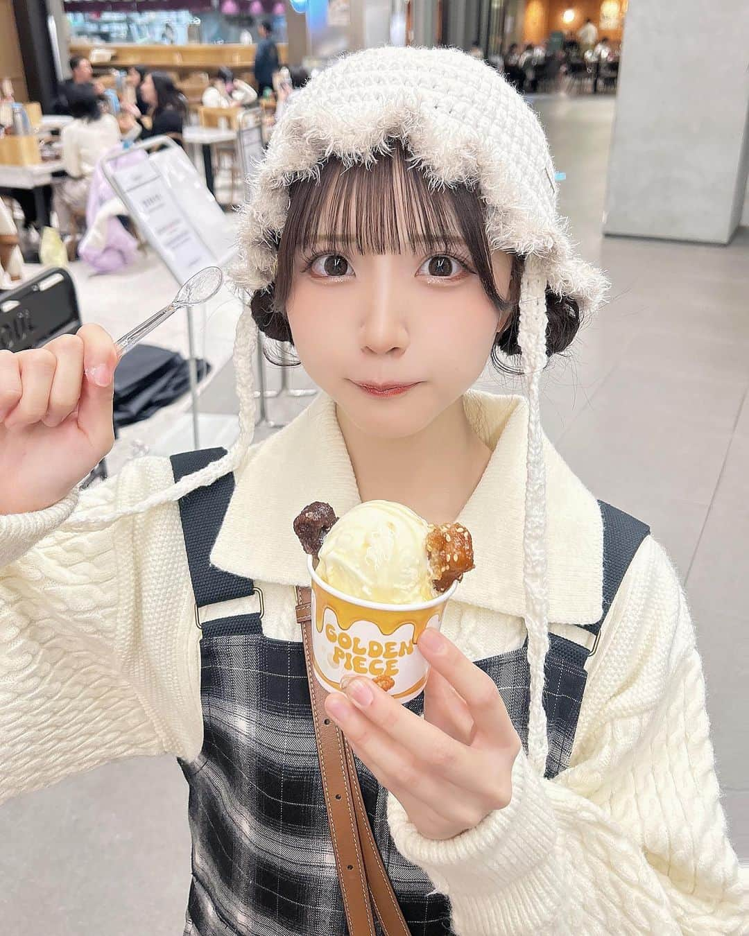 りこたにえんさんのインスタグラム写真 - (りこたにえんInstagram)「弾丸韓国しにきました🇰🇷♡ 薬菓ブームにのっていくう！🙆‍♀️🐕  #韓国　#現代百貨店　#thehyundaiseoul #seoul #薬菓」11月19日 21時27分 - ricotanien