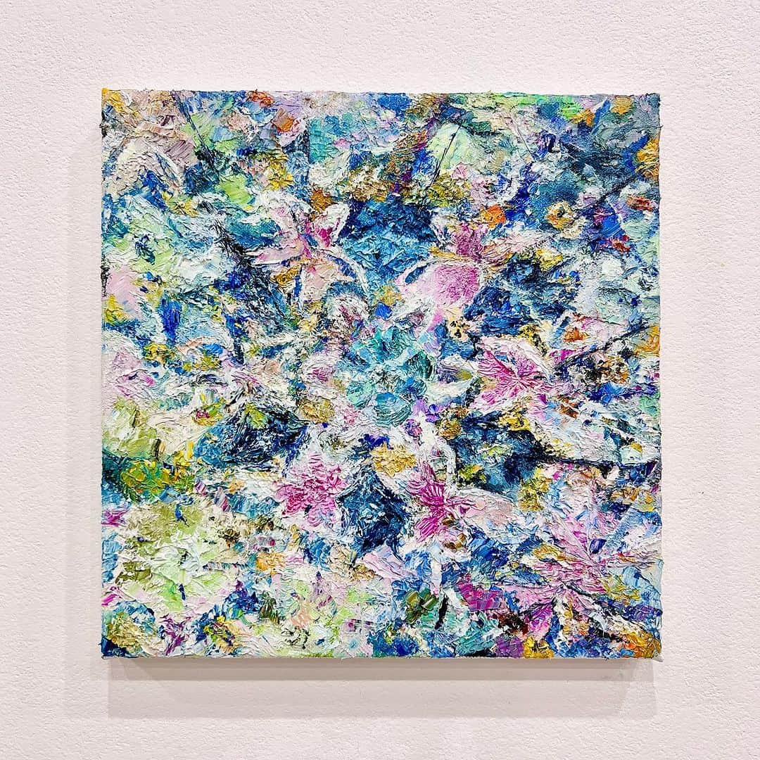 杉田陽平さんのインスタグラム写真 - (杉田陽平Instagram)「"万華鏡"をモチーフに描いてみました。〔soldout〕 数式の無限の神秘を絵柄にする事は可能でしょうか。グラデーションとタッチのパターンが自分の身体のストロークの癖で少しずつズレて変化していきます。沢山の事を想像してくれたら幸いです。  #kaleidoscope #万華鏡 #数式 #abstractpainting #sugitayohei #杉田陽平 #現代アート好きな人と繋がりたい #artbasel」11月19日 21時28分 - sugitayoheiart