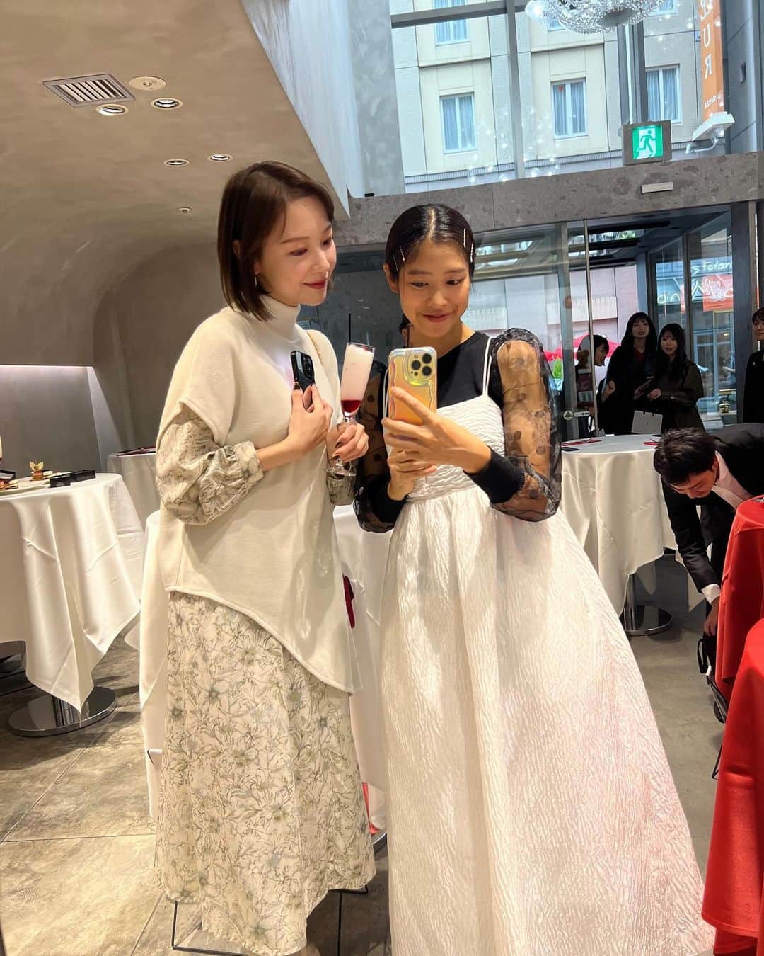ayumiさんのインスタグラム写真 - (ayumiInstagram)「🧸💞 @louange_tokyo  @louangetokyo_lemusee  今年もルワンジュのクリスマスコレクションに @yyy__0520 と行ってきました🧸🎄❤️ 毎年本当可愛い〜😍🩷  可愛いいケーキを見てるとわくわくする🥰🧸 今年のクリスマスケーキどうしようかなあ🎅🎄 #ルワンジュ #ルワンジュ東京 #クリスマス #クリスマスケーキ」11月19日 21時22分 - ayupichikitchen