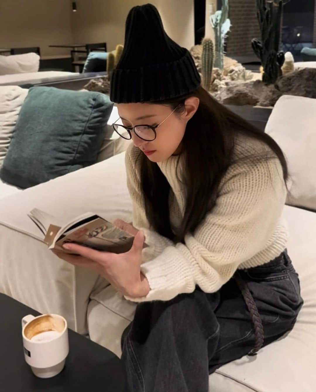 イ・セヨンさんのインスタグラム写真 - (イ・セヨンInstagram)「☕️📚🤓」11月19日 21時26分 - seyoung_10