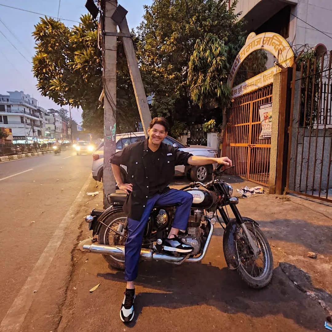 照英さんのインスタグラム写真 - (照英Instagram)「ロイヤルエンフィールド❕  近々、購入しよう❕  #インド#イギリス#ロイヤルエンフィールド#バイク#大型バイク#ツーリング#バイクのある風景」11月19日 12時41分 - shoei040404