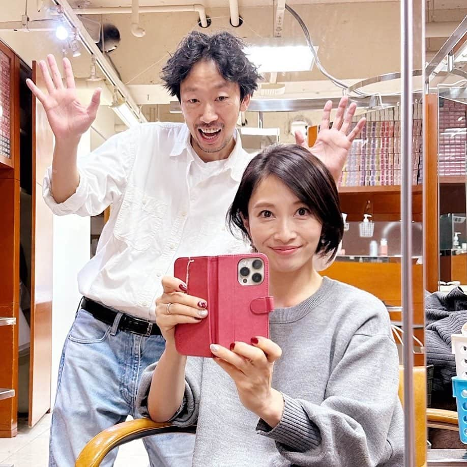 亀井京子（林京子）さんのインスタグラム写真 - (亀井京子（林京子）Instagram)「アナウンサー仲間のまいちゃん　@mai_kawaminami  に紹介してもらって以来　ずっとka2さん　@ka2_hair カット！  ２年くらい前まで腰までロングだったけど  この先多分もう　今世はショートボブで生きていくことになりそう😂  来月からは渋谷のLAGUNA 【ラグナ】でカット💇‍♀️されるそう😂  これからもよろしくお願いしますー🫶  #ショートボブ」11月19日 12時50分 - kyokokameiofficial