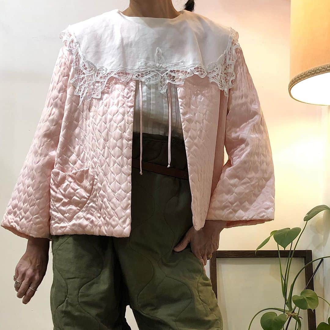 floorのインスタグラム：「♡ポケット 大人可愛いvintage bed jacket オンラインショップでもご覧いただけます♡  #大阪古着屋#南船場古着屋#南船場floor#vintageclothing  #vintage#vintageshop」
