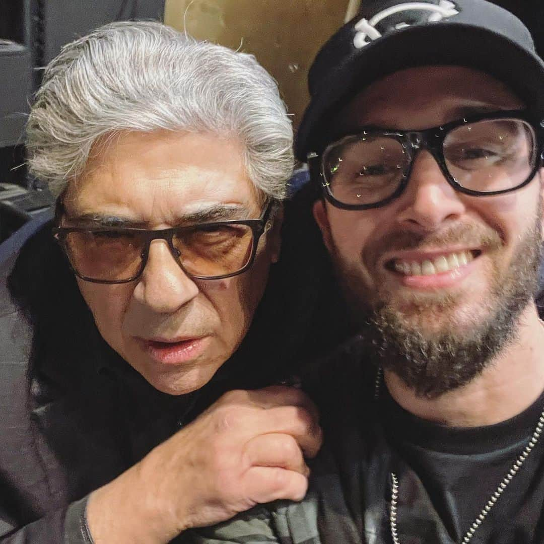 クリス・ウェビーさんのインスタグラム写真 - (クリス・ウェビーInstagram)「The amount of Sopranos related activity that has gone down in my life this week is wild..  Went to see Uncle Pussy and his band on Wednesday at @theseagrape (and got up and rapped a couple songs cuz why not)  And just saw #InConversationWithSopranos in New Haven (shout to Bacala for those will call tickets) and it was SO fire..  Always an honor to hang with the legends. Rappers are cool and all.. but actors from the Sopranos = way fuckin cooler in my book 🤌🏻🫡🕸」11月19日 13時18分 - chriswebby