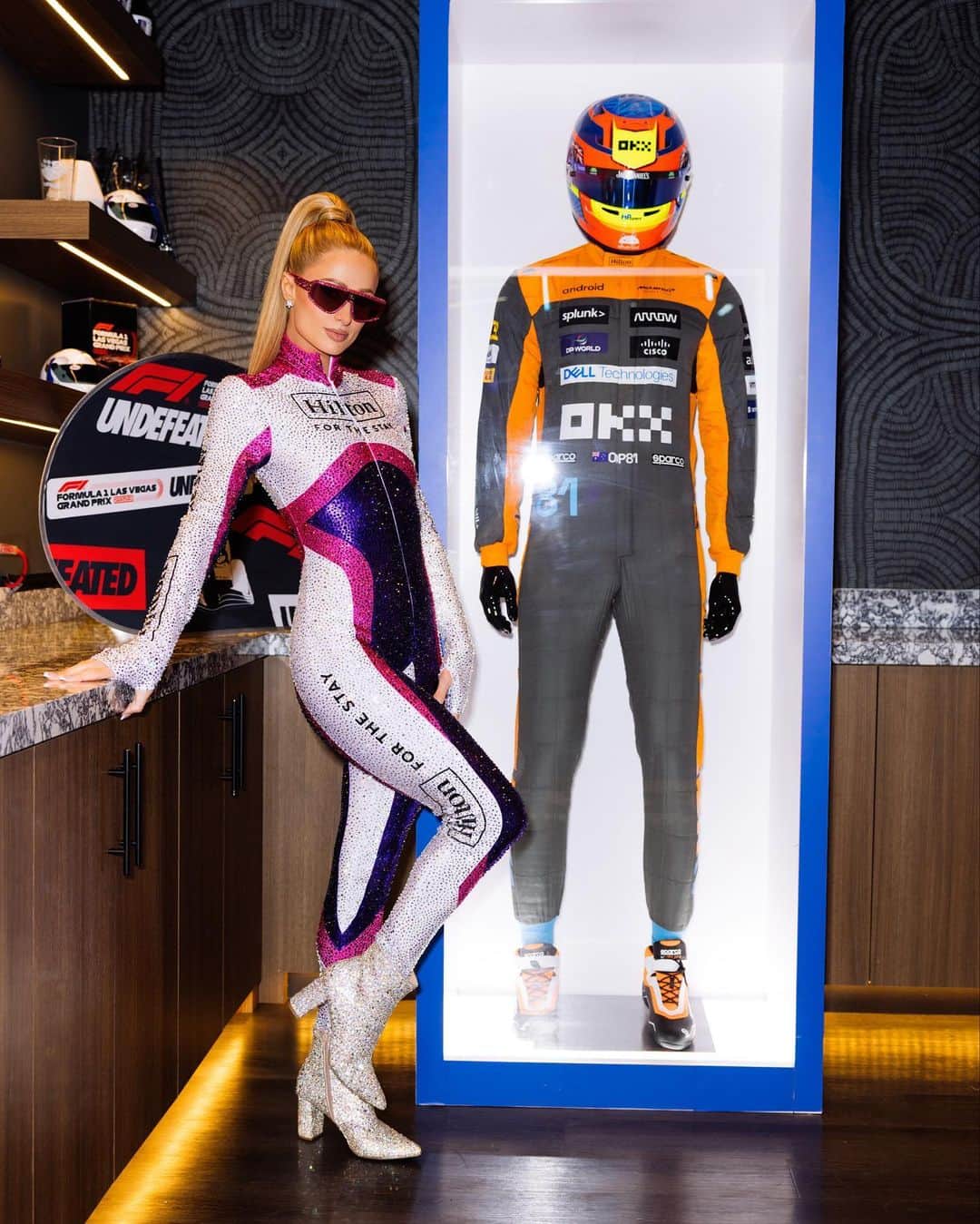 パリス・ヒルトンさんのインスタグラム写真 - (パリス・ヒルトンInstagram)「Everyone, start your engines @F1 🔥👱🏼‍♀️🏎️ @Hilton #HiltonForTheStay #ParisForTheSlay #LasVegas」11月19日 13時26分 - parishilton