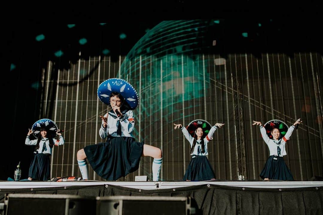 新しい学校のリーダーズさんのインスタグラム写真 - (新しい学校のリーダーズInstagram)「Hola! #CoronaCapital23 🇲🇽 Gracias México!! Queremos volver a cantar con todos 🎵 !¡Quiero venir a México de nuevo! ✨✨  #THESEISHUNTOUR2023 🔵   photo @simplyyvan」11月19日 13時36分 - japan_leaders