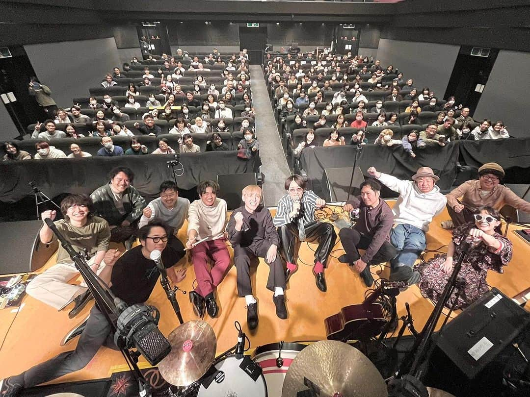 キンモクセイさんのインスタグラム写真 - (キンモクセイInstagram)「2023.11.18 GOOD BYE APRIL 2MAN TOUR  🎙️What a Harmony Vol.3🎙️ @ SHIBUYA PLEASURE PLEASURE  素晴らしいハーモニーに満ち溢れた夜でした✨またいつかご一緒出来る日を楽しみにしております！  #キンモクセイ #goodbyeapril  #こんなもんで終わりだと思ったら大まちGuys」11月19日 13時34分 - kinmoku_official